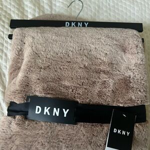 DKNY home decor fleece / faux fur throw blanket - new with tags